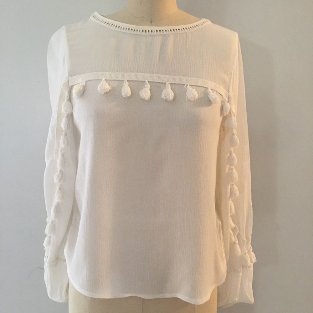 ☀️4/$20 Divided White Top Blouse size 2 EUC